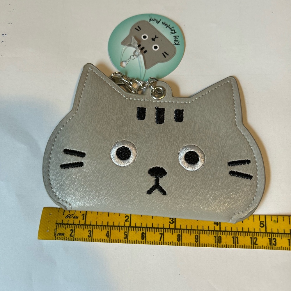 Source Unknown Gray Cat Keychain Pouch - Picture 7 of 8